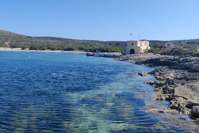 2 hour Private Boat Adventure Tour of Comino and Blue Lagoon - The full circuit around Comino
