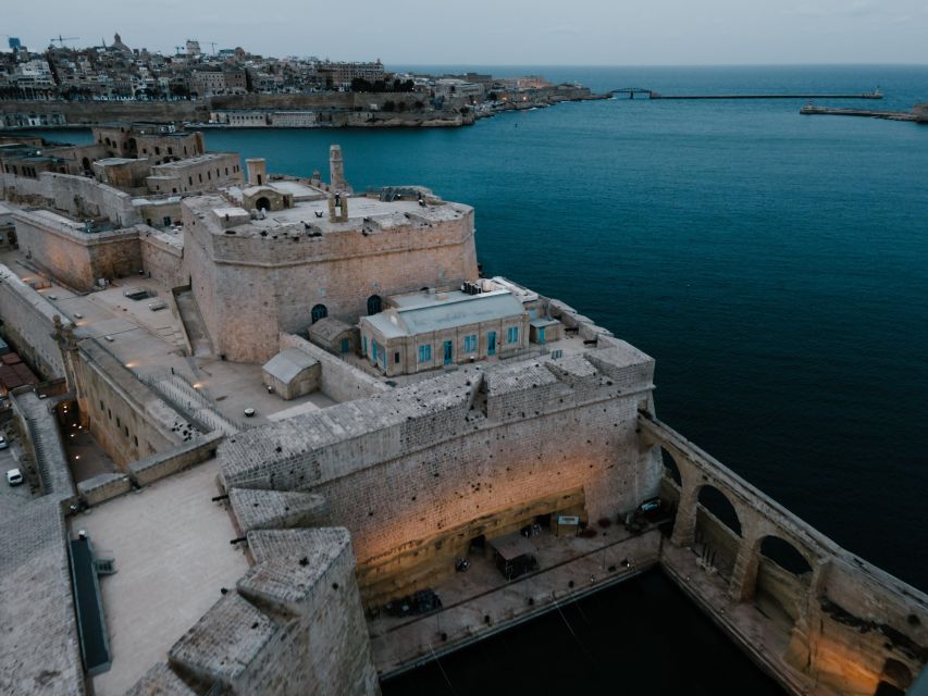 3 cities: Private Insider Walking Tour with Licensed Guide - Walking Birgu’s narrow medieval streets