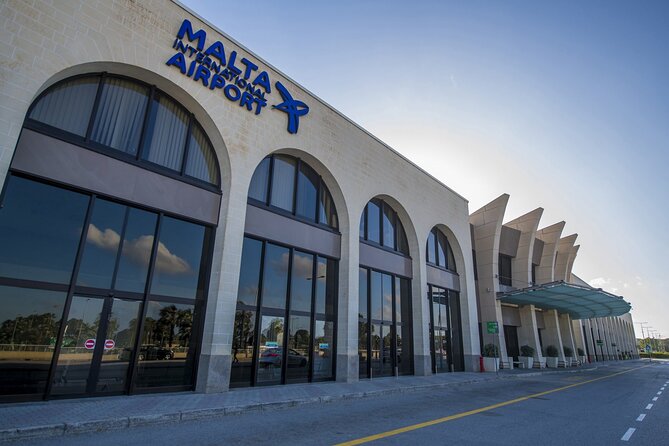 8 Seater Van - Malta International Airport to Hotel/Accommodation - A simple arrival in Malta, with one important meeting point