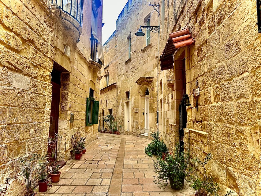 Birgu: 3 Cities Walking Tour With Inquisitors Palace Entry - The Inquisitor’s Palace: The Tour’s Main Interior Visit