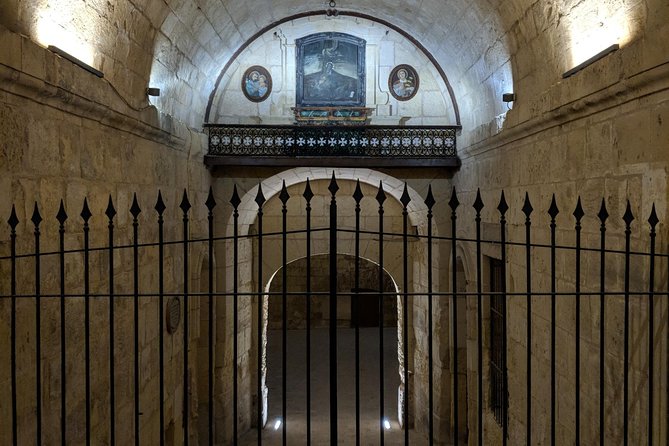 Birgu (Vittoriosa) Ghost and Crime Tour - Old townhouses and the human side of the tales