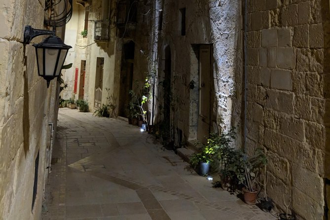 Birgu (Vittoriosa) Ghost and Crime Tour - Meeting at Café Riche on Triq P. Boffa