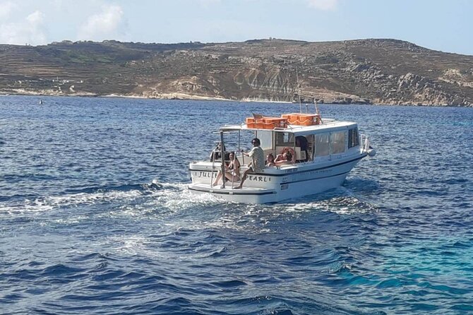 Comino and Gozo Private Boat Tour : Julie Pearl Boat - Why a private boat makes Comino easier