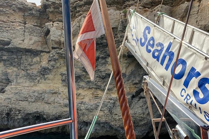 Comino, Blue Lagoon and Caves. Tour A - The brief Gozo stop, without leaving the boat