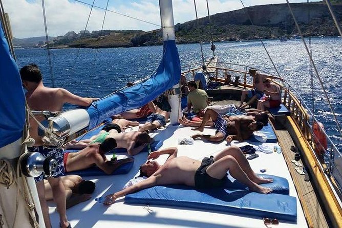 Comino, Blue Lagoon and Caves. Tour A - The Blue Lagoon rules you need to understand