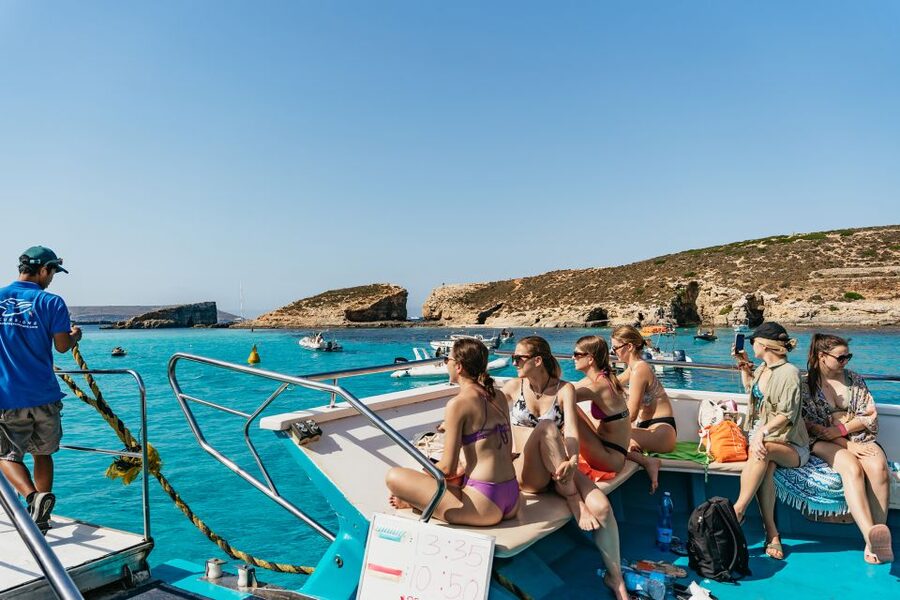 Comino: Blue Lagoon, Crystal Lagoon, and Seacaves Tour - Why this catamaran works well for a Comino day