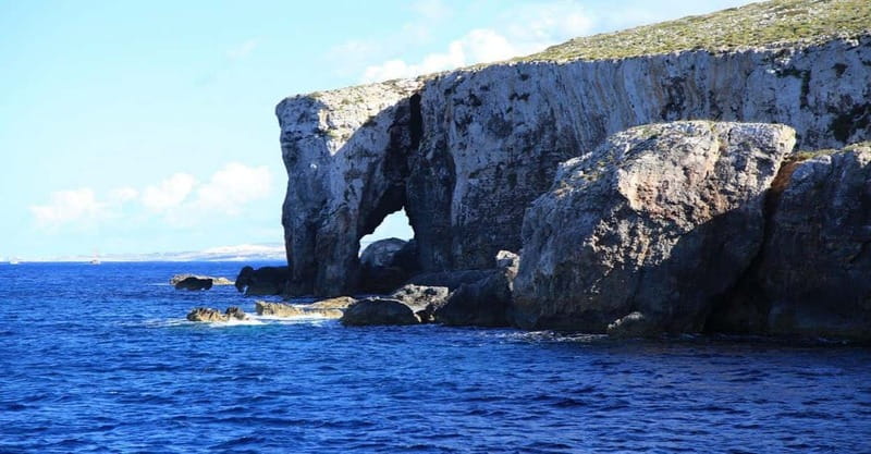 Comino & Gozo: Blue & Crystal Lagoons Cruise with Sea Caves - Gozo Harbour and the short coastal look