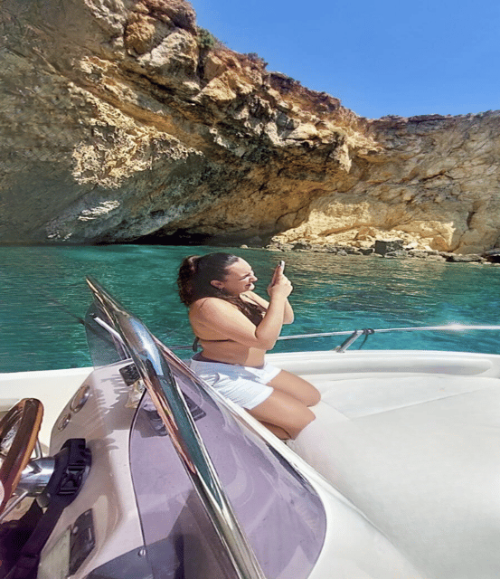 Comino's Best in a Flash: Caves, Coves & Beaches Boat Tour - Roofless Cave is a natural photo stop