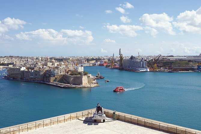 Discover Valletta Private Walking Tour - Insider Tour - Upper Barrakka Gardens and the Grand Harbour pause