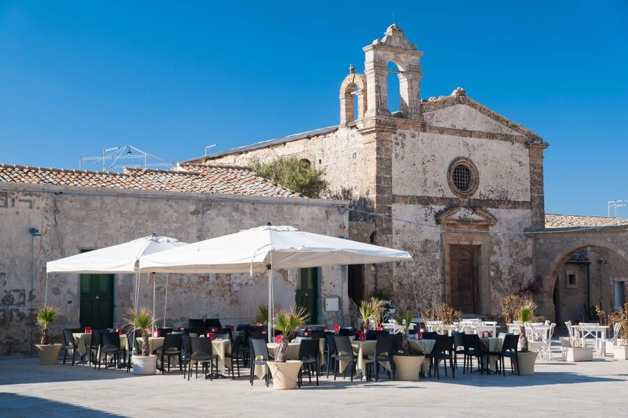 From Malta: Syracuse and Marzamemi Day Trip with Guide - The Guide and the Pace of the Walk