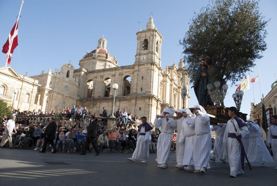 Good Friday Easter Procession with Commentary and Transport - How the live commentary improves the visit