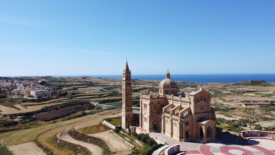 Gozo - Funtastic Daytrips - - Why the private car changes the experience
