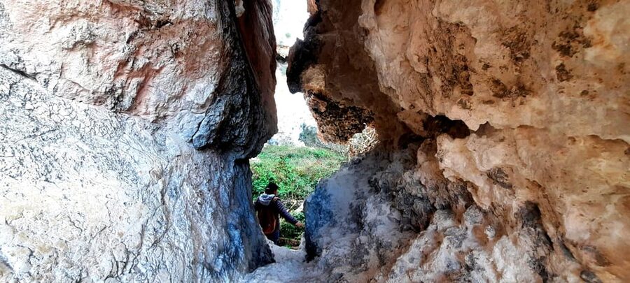 Gozo Unveiled: Guided Hiking in Gozo - South East - A pause at Mgarr ix-Xini Bay
