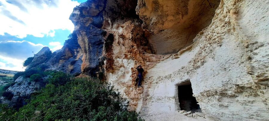 Gozo Unveiled: Guided Hiking in Gozo - South East - Mgarr ix-Xini, where the valley tightens around you