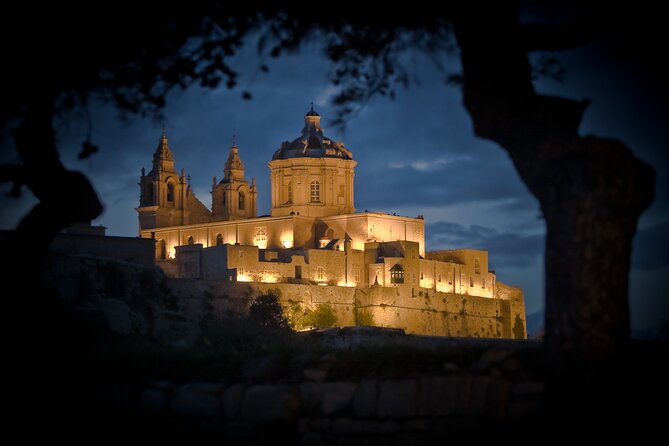 Guided Night Tour of Valletta Waterfront, Mdina and Rabat - Why Mdina works so well after dark