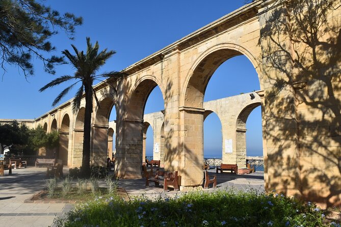 Half Day Guided Walking Tour in Valletta - What the Guide Adds