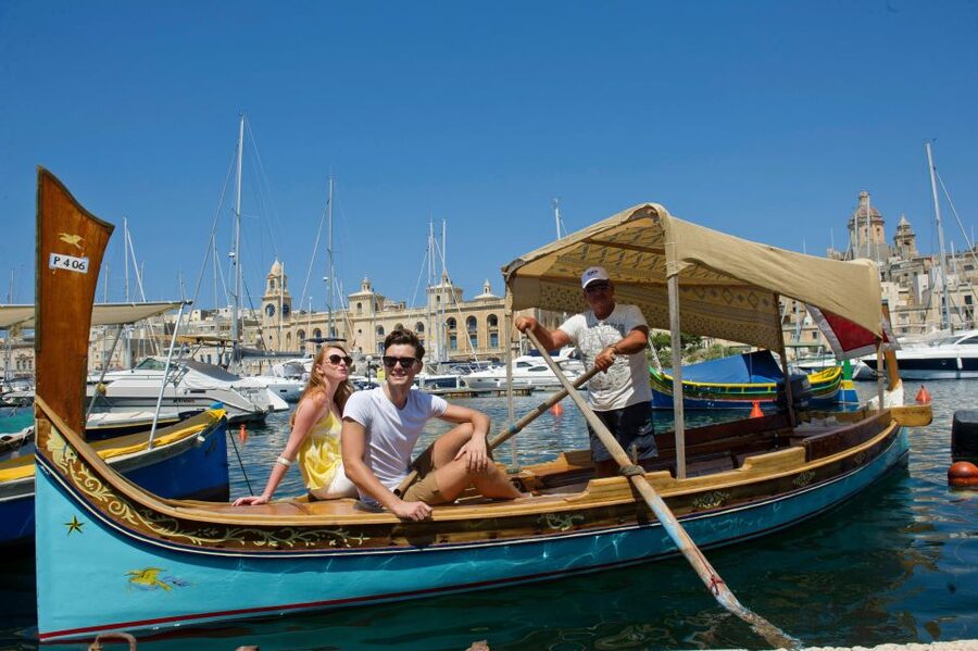 Malta: 5-Day Tours Package with Gozo Island and Transfers - Gozo by ferry, from Ggantija to Dwejra