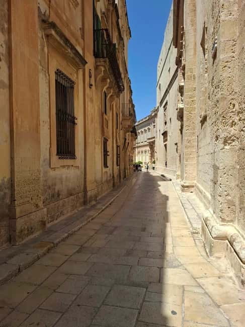 Malta: 5 hr Vintage Bus Tour - Mdina & Blue Grotto inc. food - How much of Malta can you really see?