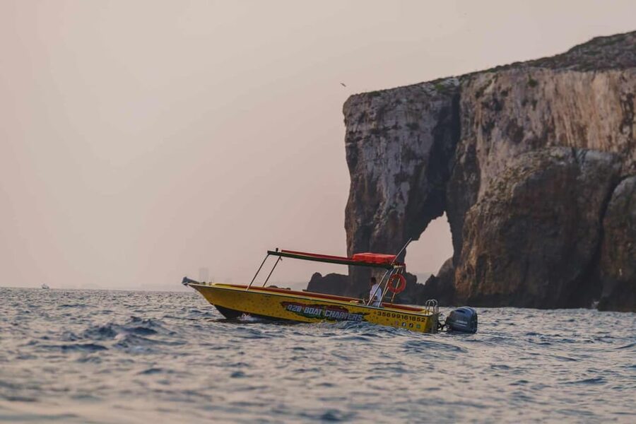 Malta: Blue Lagoon, Caves & around Comino Private Speedboat - Cominotto Reef and the run toward Crystal Lagoon