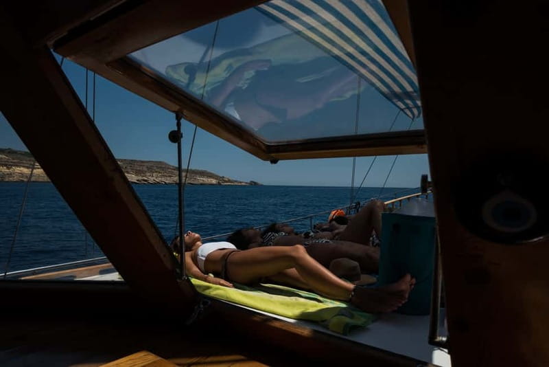 Malta: Comino+ Santa Maria Bay, Blue Lagoon + Seacaves tour - Caves, Crystal Lagoon, and Elephant Rock