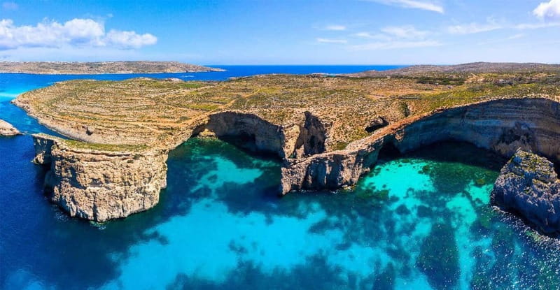 Malta: Comino+ Santa Maria Bay, Blue Lagoon + Seacaves tour - From Sirens Quay past St Paul’s Island