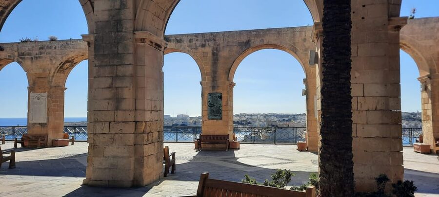 Malta: Essential Tour of Island Treasures - The minibus, driver, and group feel