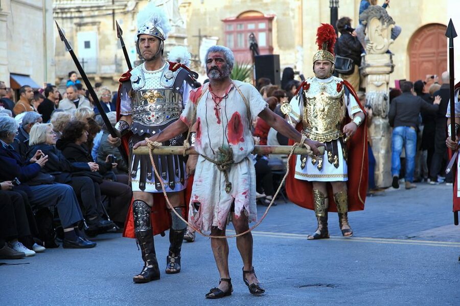 Malta: Good Friday Afternoon Procession with Transportation - Why the evening can feel longer than expected
