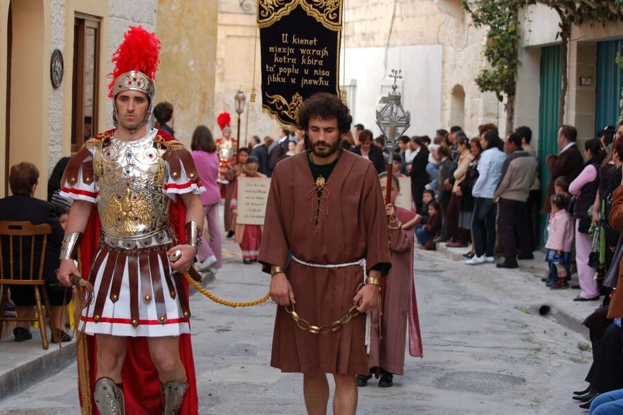 Malta: Good Friday Afternoon Procession with Transportation - Clothing, access, and basic courtesy