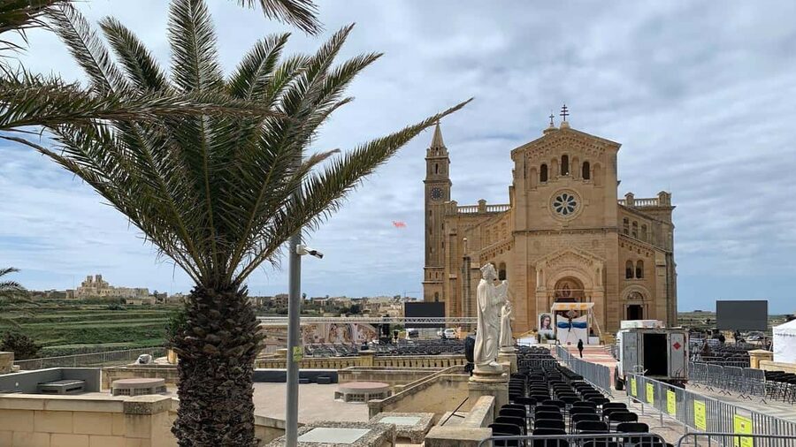 Malta: Gozo Buggy Tour with Lunch, Boat Cruise and Transfers - Ta’ Pinu and Wied il-Mielah Window