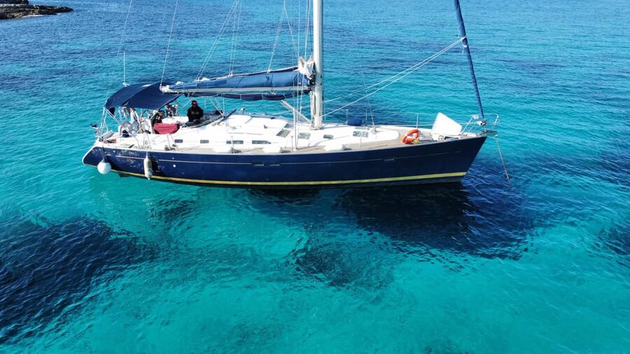 Malta Gozo Comino: Full Day Sailing Charter - Cruising past cliffs and coastal coves