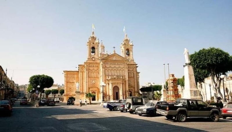 Malta: Gozo Full-Day Jeep with Lunch and Boat Transfers - The Citadel: Gozo’s historic center