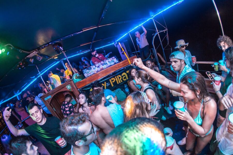 Malta: Lazy Pirate Boat Party with Drinks & Food - Who will enjoy the Lazy Pirate most
