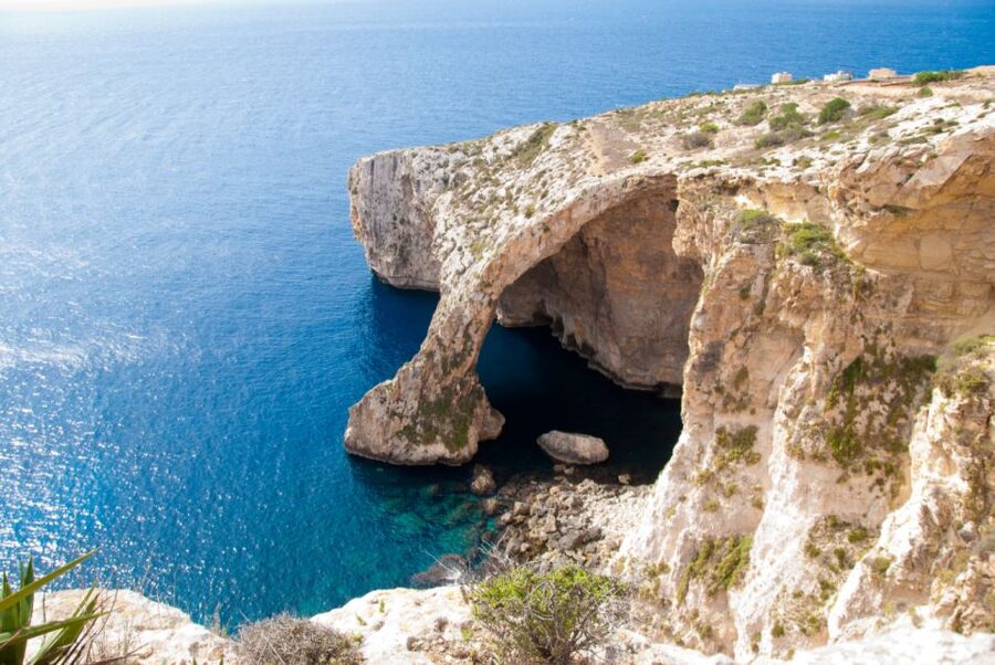 Malta: Marsaxlokk, Blue Grotto, and Qrendi Guided Tour - Guide quality, languages, and the pace of the bus