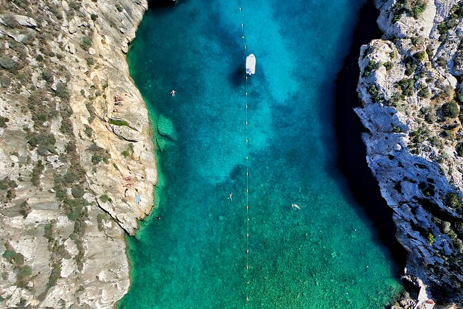 Malta Private Charter from Mellieha: Gozo, Comino, Blue Lagoon - Blue Lagoon: beautiful, famous, and busy