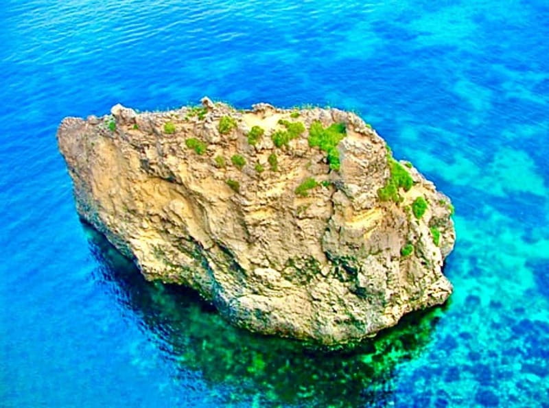 Malta’s Splendour Excursion - Trips in Blue Grotto & Comino - Comino’s caves, Crystal Lagoon, and small islands
