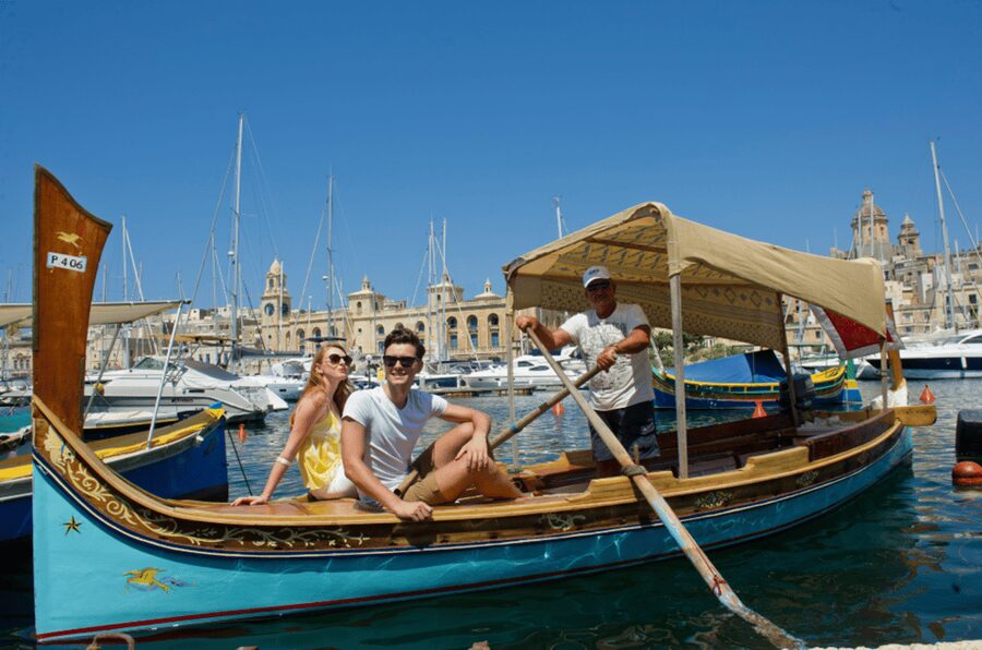 Malta: The Three Fortified Cities Tour including Boat Trip - Walking through Vittoriosa’s old streets