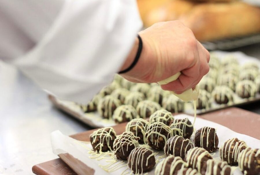 Malta: Truffle Making Master Class - Packing 12 truffles in a gift box