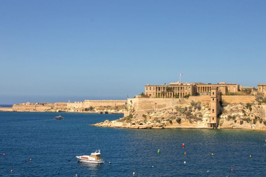 Malta: Vintage Bus Ride through the Three Cities - Vittoriosa and the waterfront story