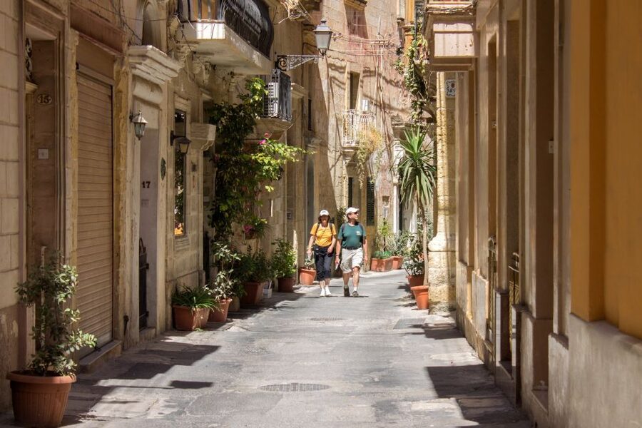 Malta: Vintage Bus Ride through the Three Cities - What the 90-minute schedule feels like