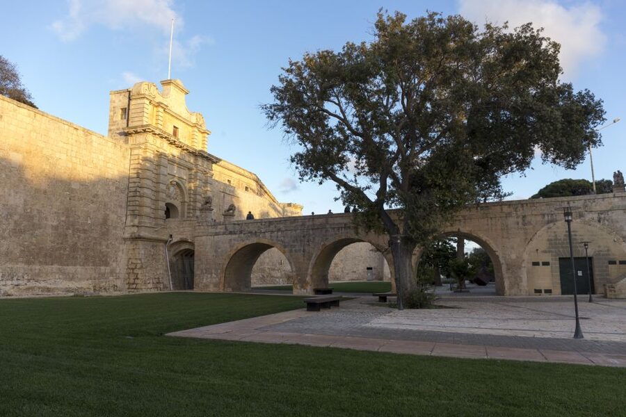Mdina and Rabat Private Walking Tour with local pastizzi - Why Mdina works best with a walking guide