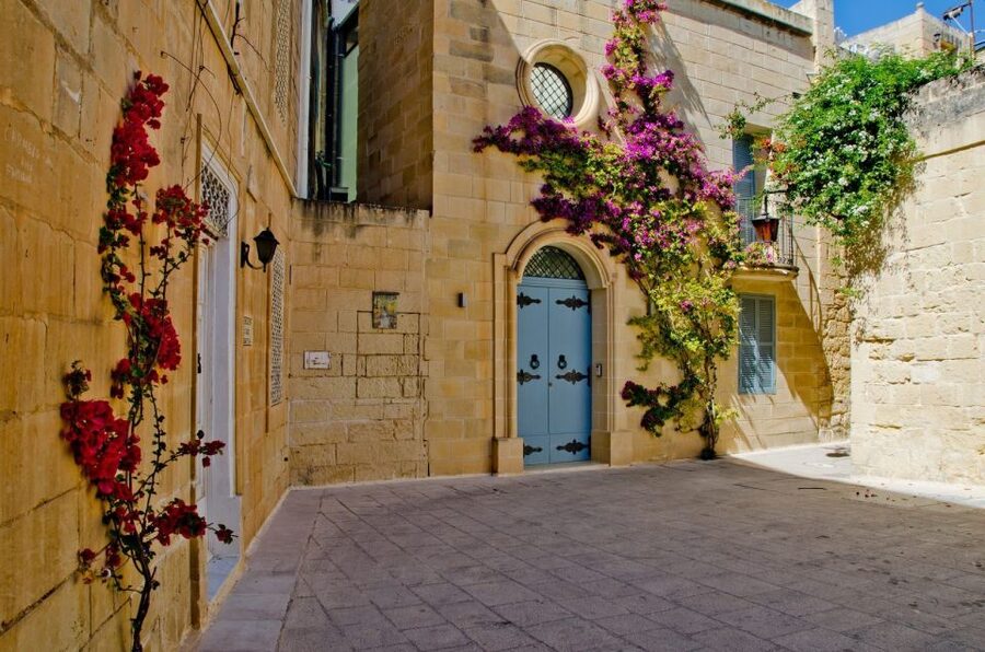 Mdina: Private Historical City Walking Tour with Rabat Town - Crossing into Rabat for a different side of Malta