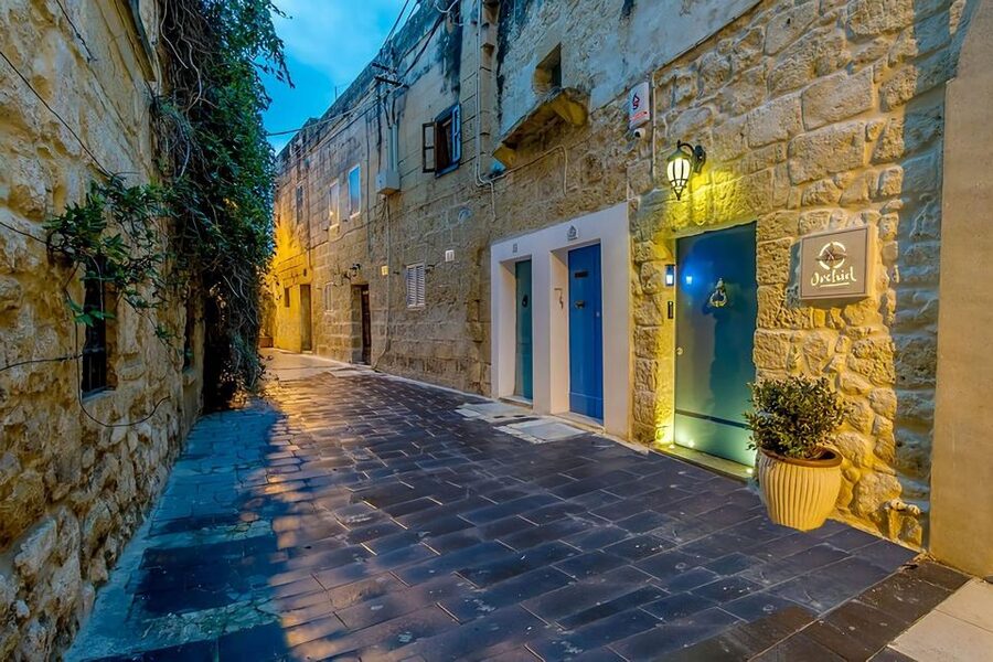 Mdina: Valletta Waterfront Area, Mdina, and Rabat Night Tour - Rabat’s lanes add a more local feel