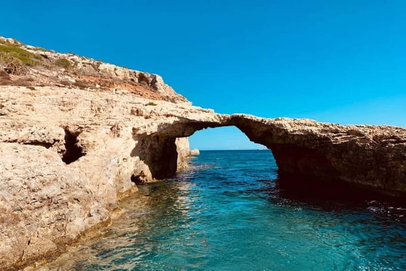 Mellieha: 1:00pm Speedboat round Comino Caves 2h Blue Lagoon - Santa Marija Battery and the southern side of Comino