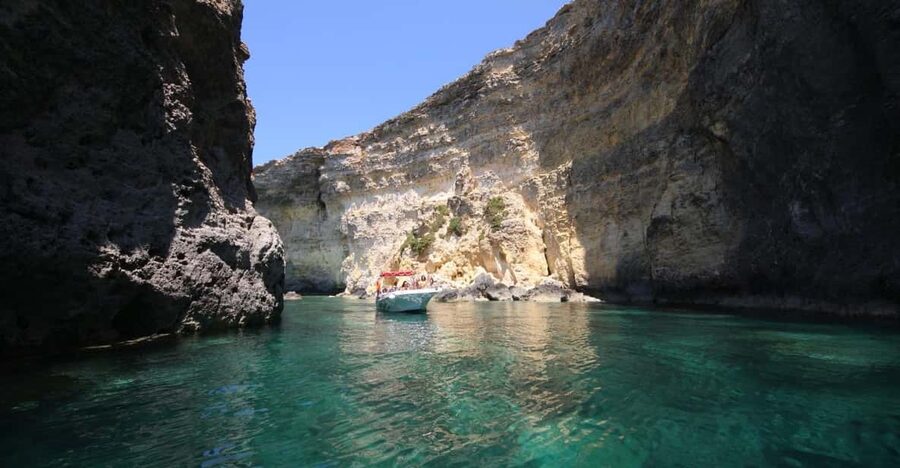 Mellieha: 3:00pm Speedboat round Comino Caves 2h Blue Lagoon - St Mary Battery and Comino’s eastern coast