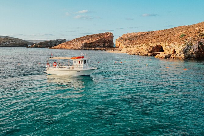 Mellieha: Gozo, Comino, Sea Caves, and Blue Lagoon Cruise - Comino’s quieter coves and cave views