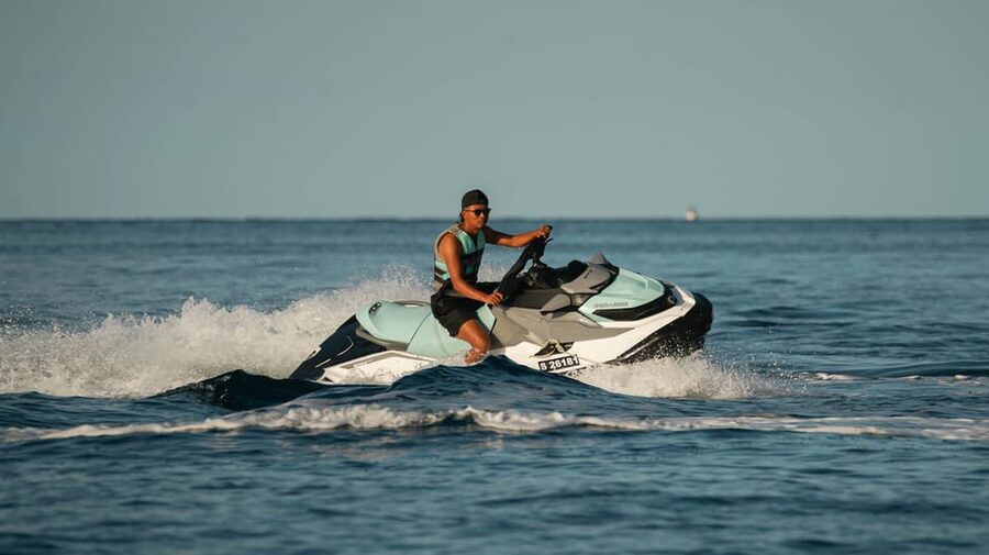 Mellieha: Jet Ski Rental with Safety Boat - Starting at the Labranda Hotel in Mellieha