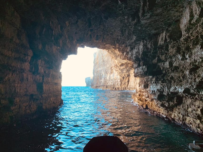Mellieha: Speedboat Trip Round Comino Caves 2h @ Blue Lagoon - Elephant Rock and Comino’s eastern cliffs