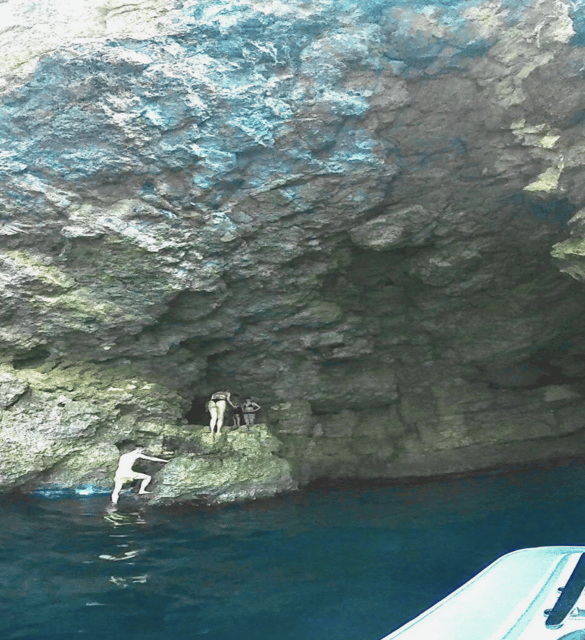Mgarr/Cirkewwa: Comino, Gozo & Blue Lagoon Private Boat Trip - Music, shade, and the feel of the boat