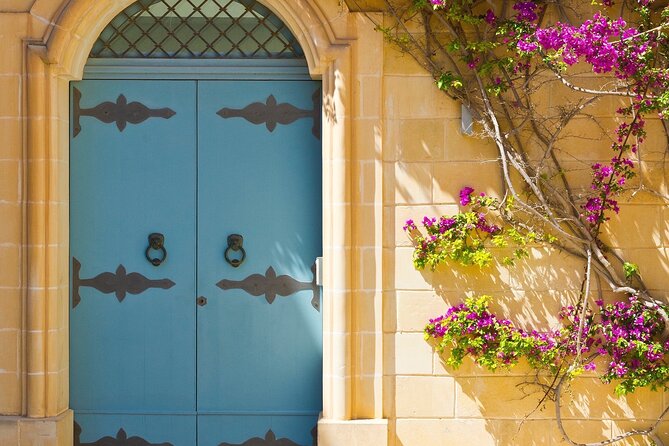 Mysteries of Mdina:Semi private Tour of the Ancient city - Pjazza Mesquita is made for a short pause