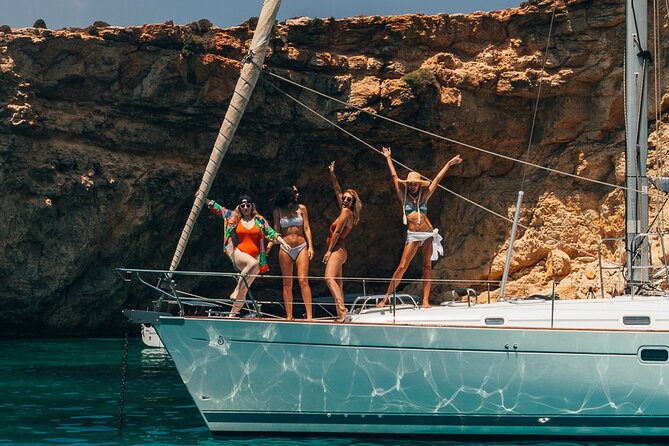 Private 8 Hours Boat Charter Trip in Malta - A good choice for families and celebrations
